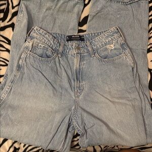 Hollister light wash ultra high rise baggy jeans